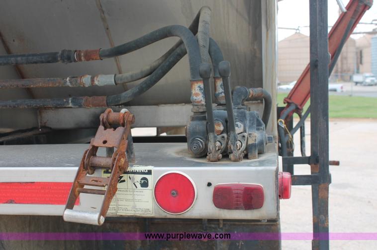 image for item C2681 1991 Volvo White GMC Aero WCA fertilizer tender truck