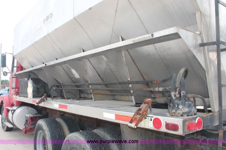 image for item C2681 1991 Volvo White GMC Aero WCA fertilizer tender truck