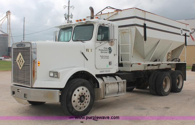 image for item C2682 1986 Freightliner Conventional FLC120-64T fertilizer tender truck