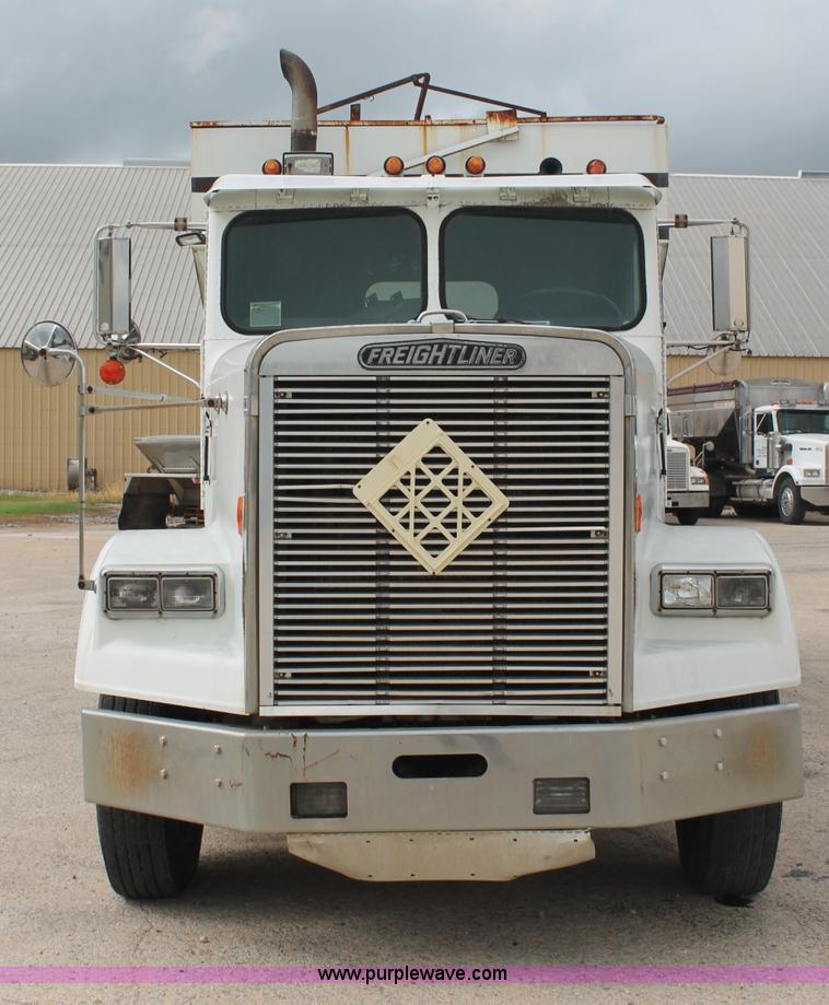image for item C2682 1986 Freightliner Conventional FLC120-64T fertilizer tender truck