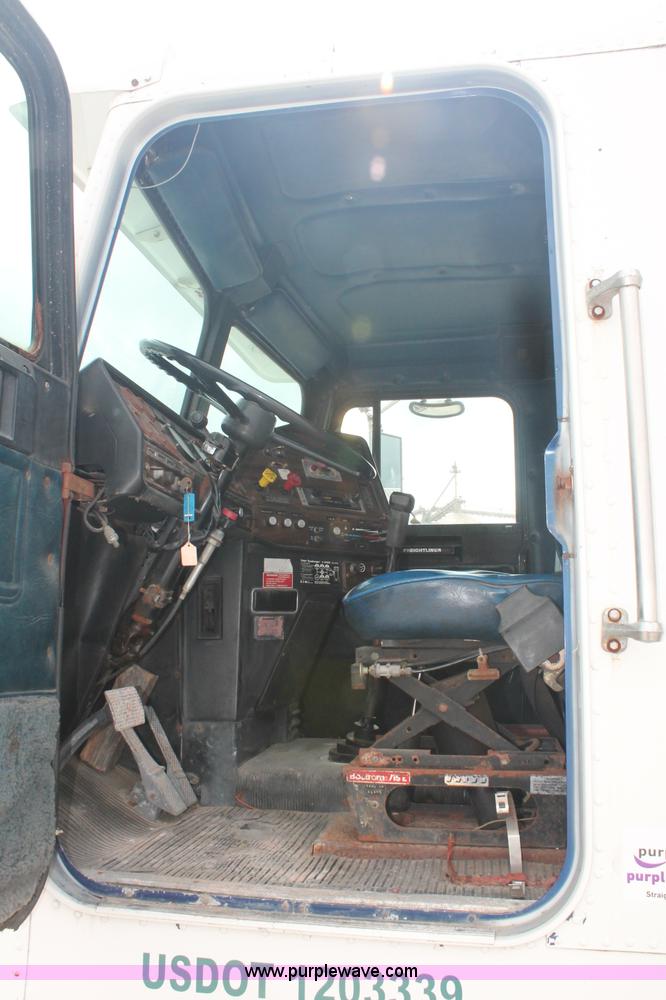 image for item C2682 1986 Freightliner Conventional FLC120-64T fertilizer tender truck