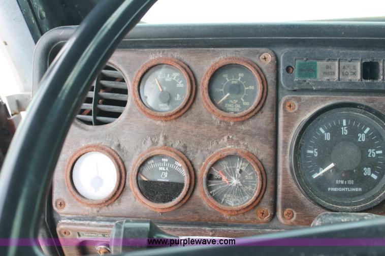 image for item C2682 1986 Freightliner Conventional FLC120-64T fertilizer tender truck