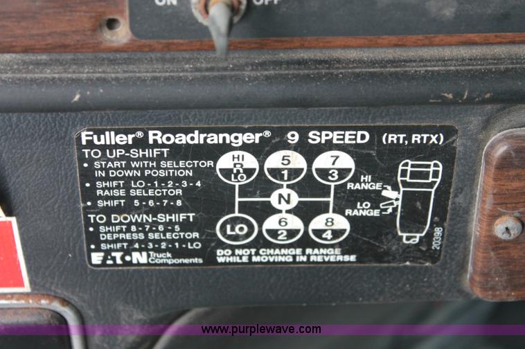 image for item C2682 1986 Freightliner Conventional FLC120-64T fertilizer tender truck