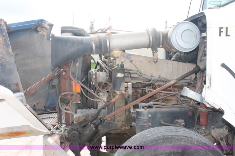 image for item C2682 1986 Freightliner Conventional FLC120-64T fertilizer tender truck