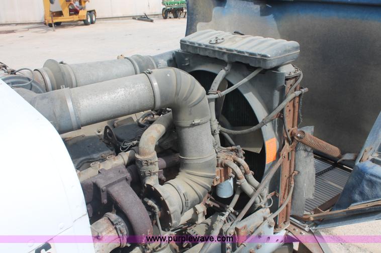 image for item C2682 1986 Freightliner Conventional FLC120-64T fertilizer tender truck