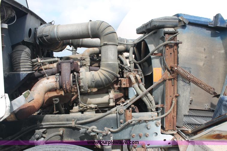 image for item C2682 1986 Freightliner Conventional FLC120-64T fertilizer tender truck