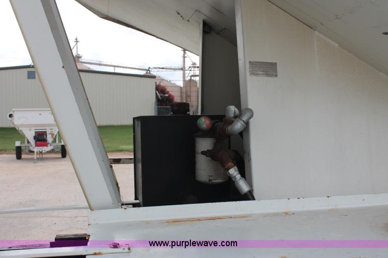 image for item C2682 1986 Freightliner Conventional FLC120-64T fertilizer tender truck