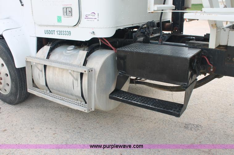 image for item C2682 1986 Freightliner Conventional FLC120-64T fertilizer tender truck