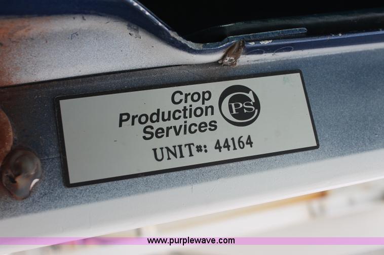 image for item C2682 1986 Freightliner Conventional FLC120-64T fertilizer tender truck