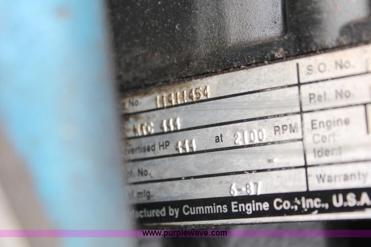 image for item C2684 1988 Peterbilt 377 semi truck