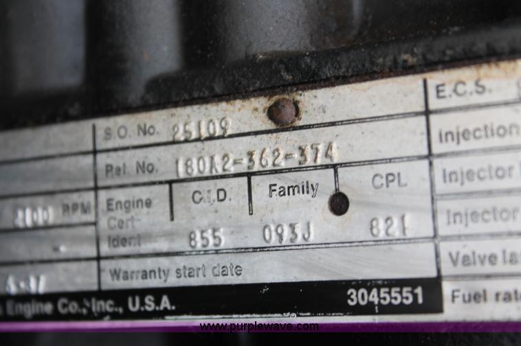 image for item C2684 1988 Peterbilt 377 semi truck