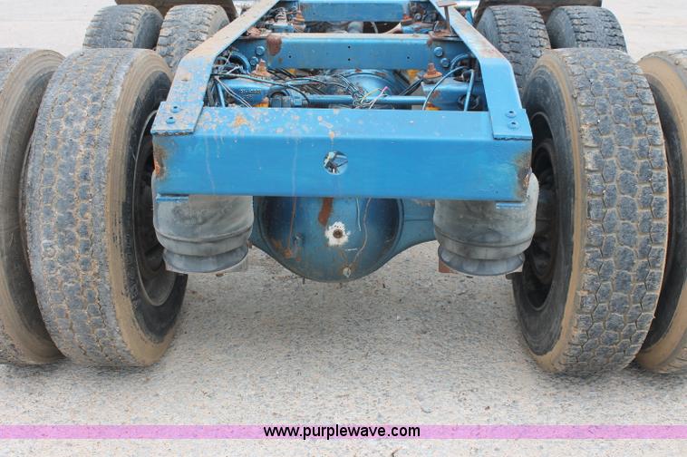 image for item C2684 1988 Peterbilt 377 semi truck