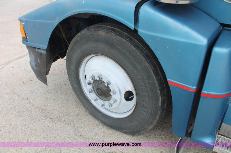 image for item C2684 1988 Peterbilt 377 semi truck