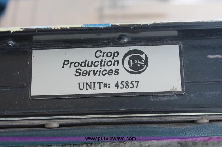 image for item C2684 1988 Peterbilt 377 semi truck