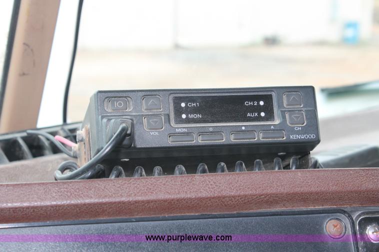 image for item C2687 1985 International 9670 semi truck