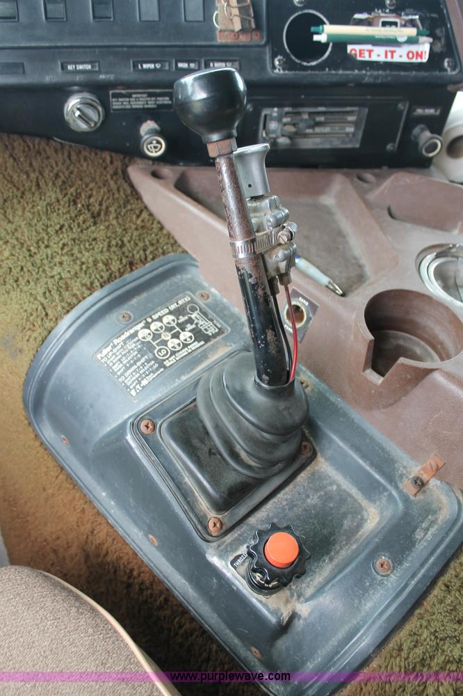 image for item C2687 1985 International 9670 semi truck