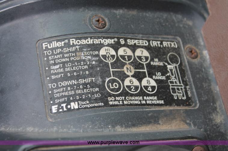 image for item C2687 1985 International 9670 semi truck