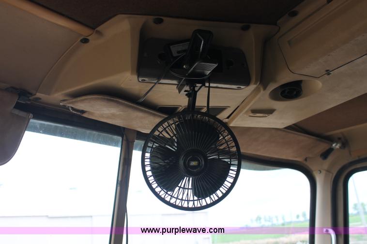 image for item C2687 1985 International 9670 semi truck