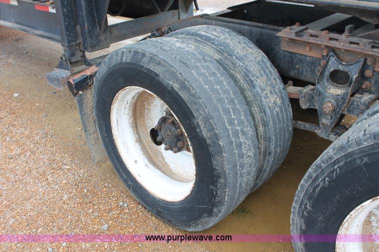 image for item C2687 1985 International 9670 semi truck