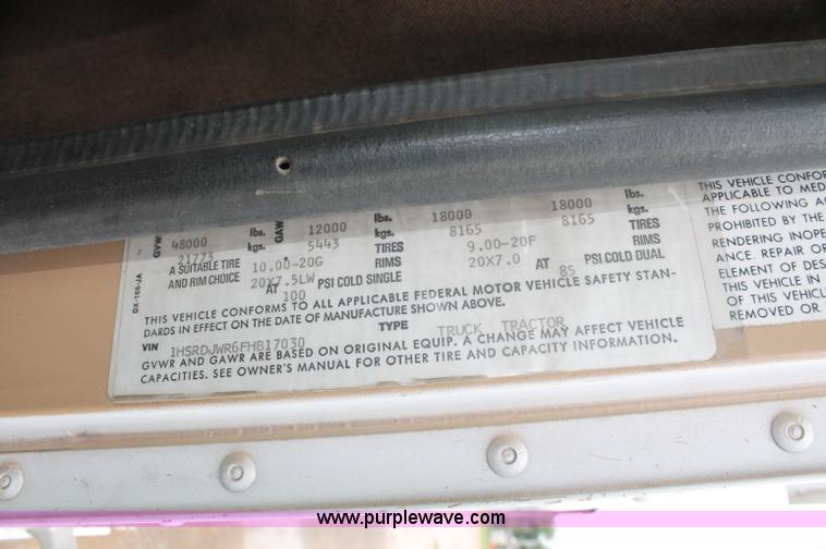 image for item C2687 1985 International 9670 semi truck