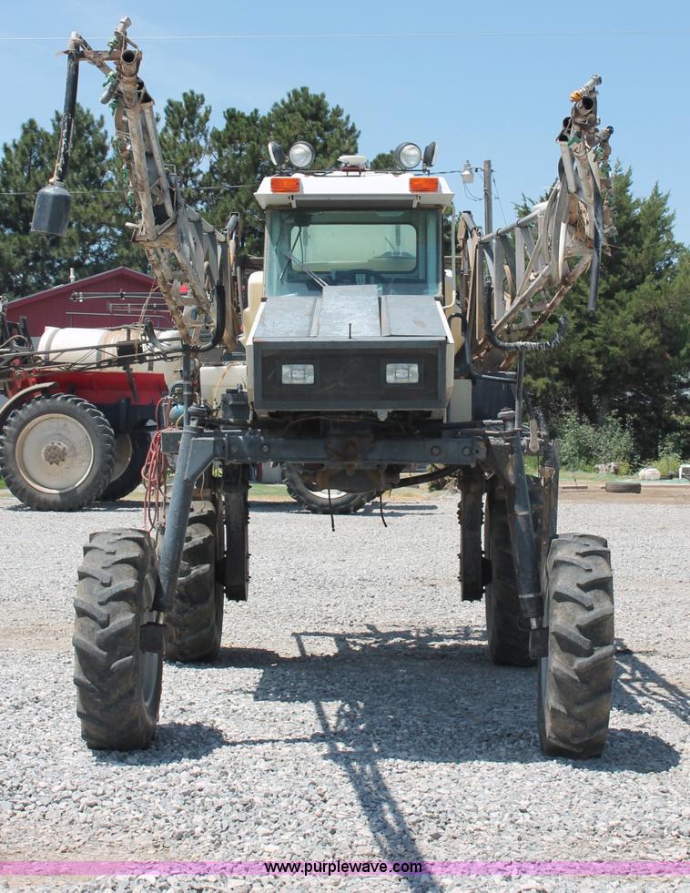 image for item C2723 1992 Melroe 3630 SpraCoupe self propelled sprayer