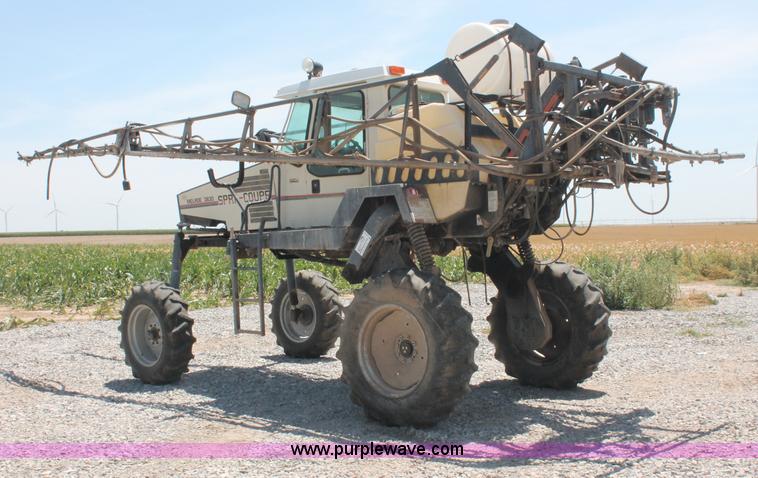 image for item C2723 1992 Melroe 3630 SpraCoupe self propelled sprayer