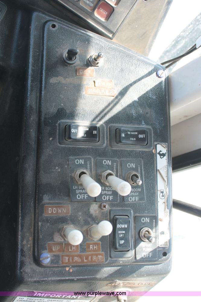 image for item C2723 1992 Melroe 3630 SpraCoupe self propelled sprayer