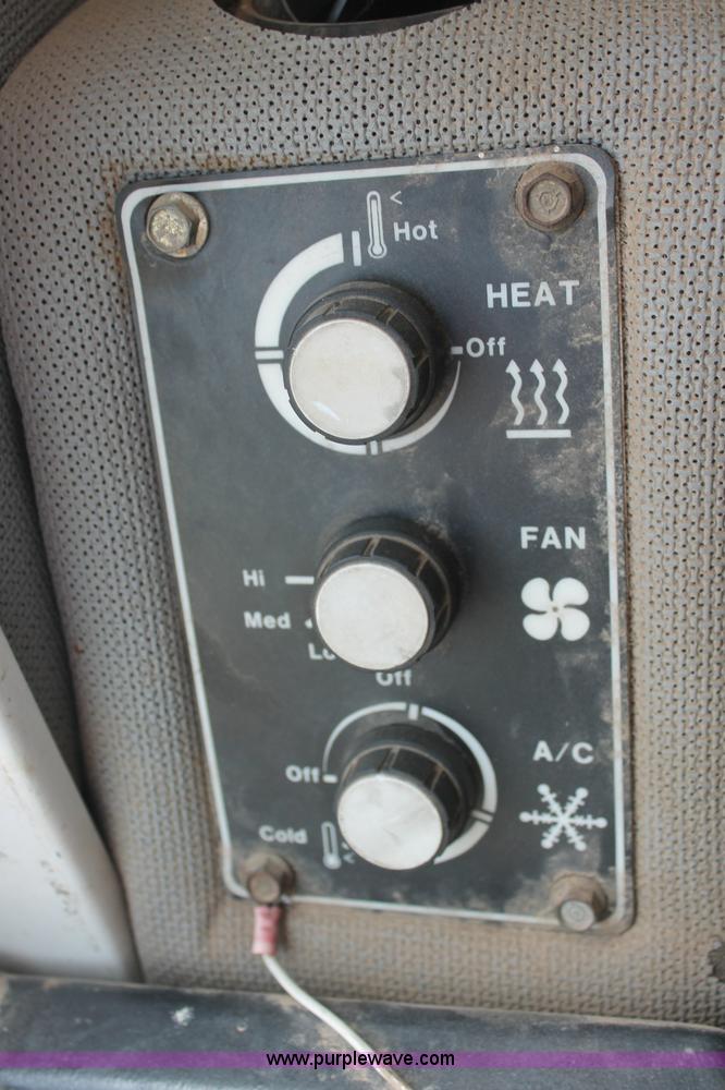 image for item C2723 1992 Melroe 3630 SpraCoupe self propelled sprayer