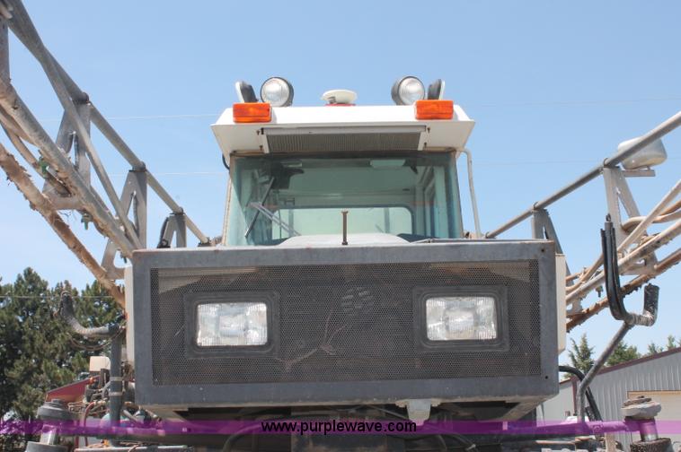 image for item C2723 1992 Melroe 3630 SpraCoupe self propelled sprayer