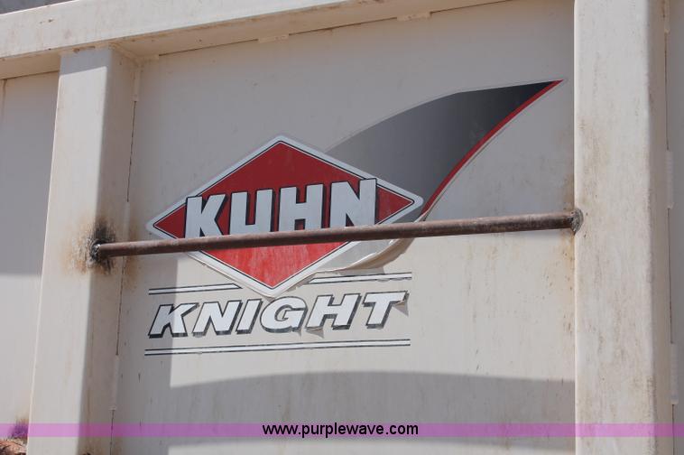 image for item C2731 2004 International 9200i manure spreader truck