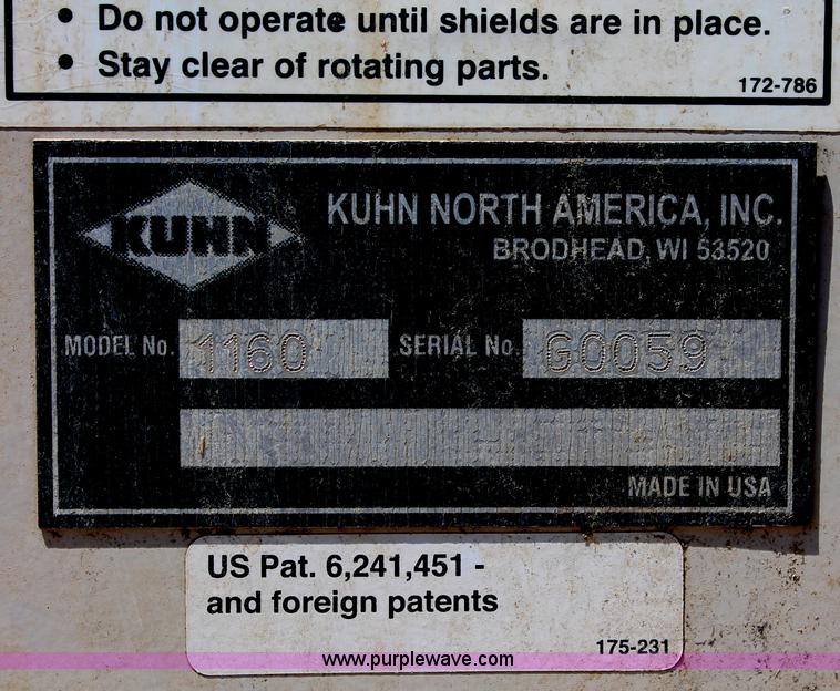 image for item C2731 2004 International 9200i manure spreader truck