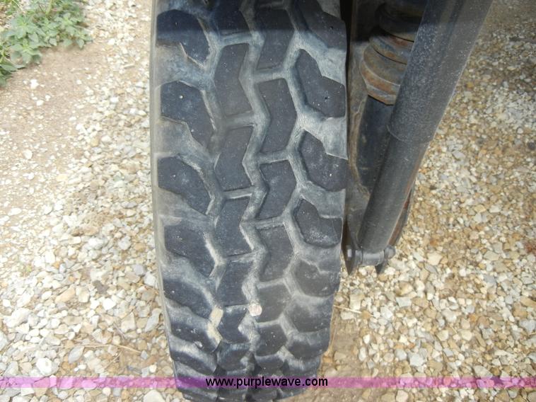 image for item D4401 1993 Melroe SpraCoupe 220 self propelled sprayer