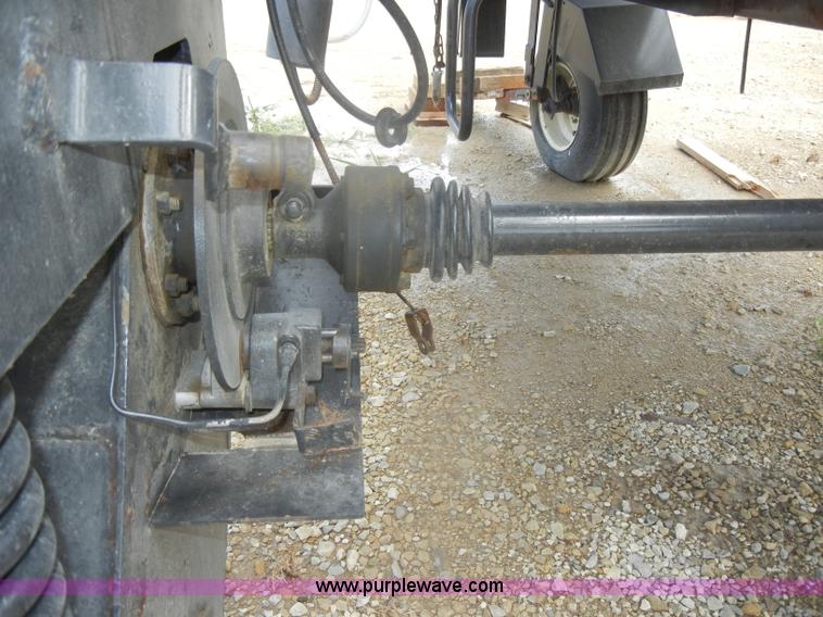 image for item D4401 1993 Melroe SpraCoupe 220 self propelled sprayer