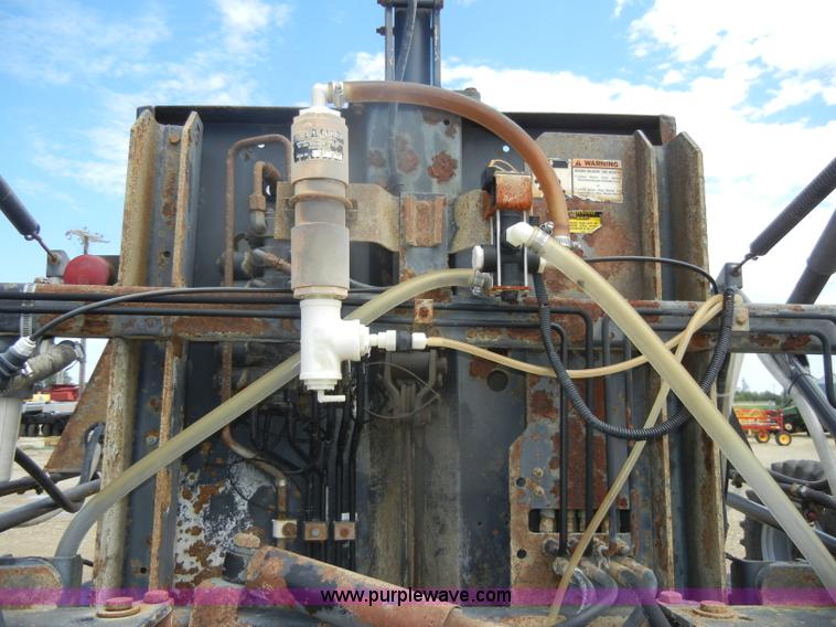 image for item D4401 1993 Melroe SpraCoupe 220 self propelled sprayer