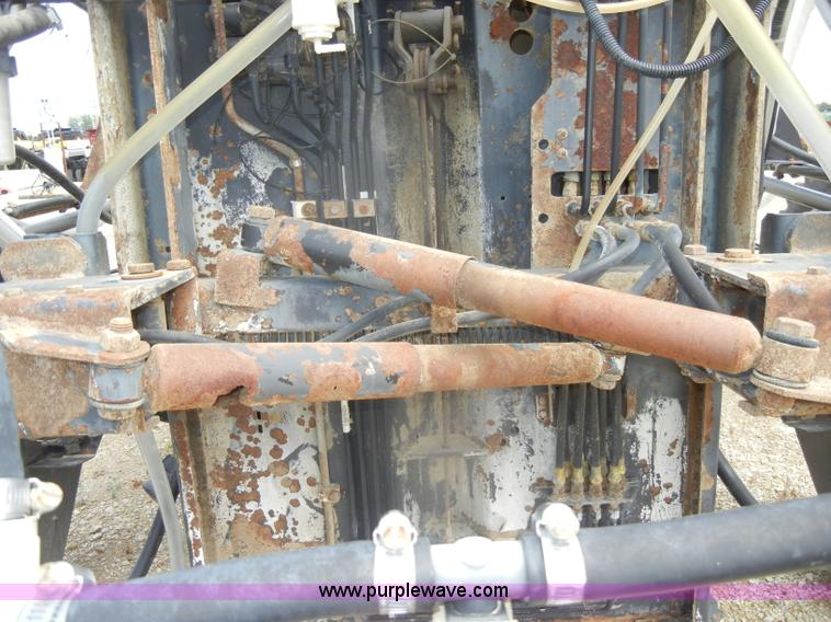 image for item D4401 1993 Melroe SpraCoupe 220 self propelled sprayer