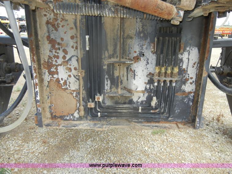 image for item D4401 1993 Melroe SpraCoupe 220 self propelled sprayer