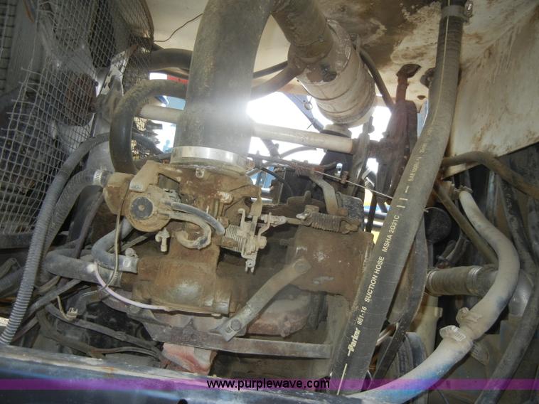 image for item D4401 1993 Melroe SpraCoupe 220 self propelled sprayer