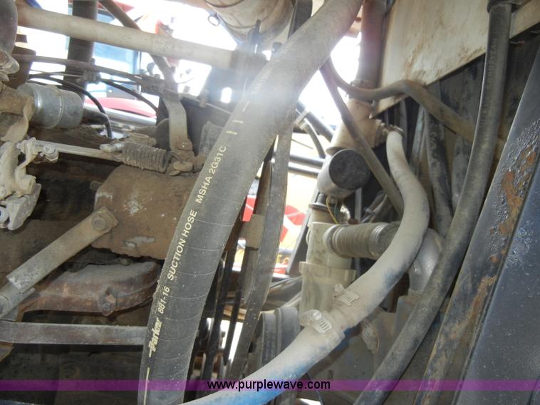 image for item D4401 1993 Melroe SpraCoupe 220 self propelled sprayer