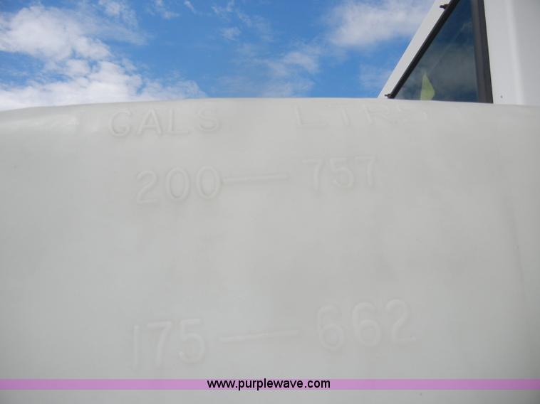 image for item D4401 1993 Melroe SpraCoupe 220 self propelled sprayer