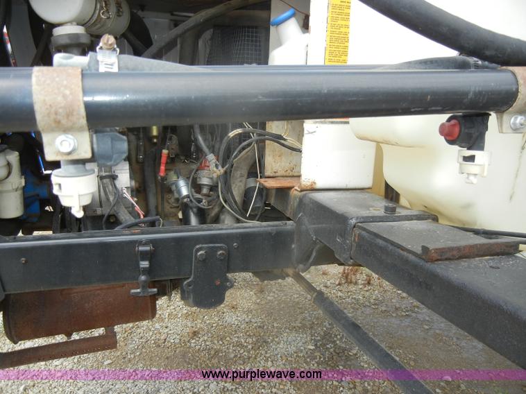 image for item D4401 1993 Melroe SpraCoupe 220 self propelled sprayer