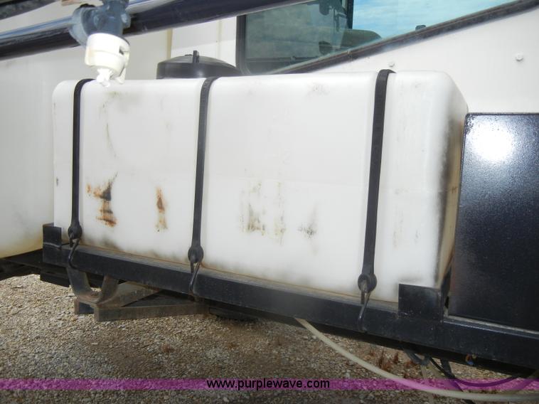 image for item D4401 1993 Melroe SpraCoupe 220 self propelled sprayer