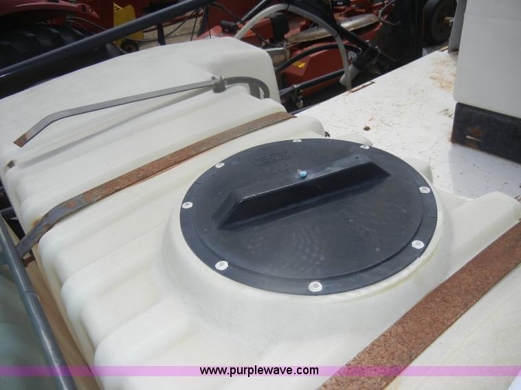 image for item D4401 1993 Melroe SpraCoupe 220 self propelled sprayer