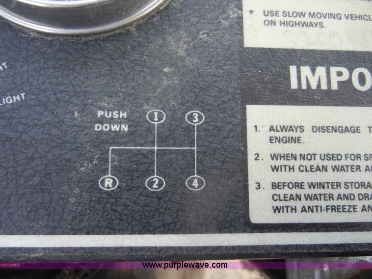 image for item D4401 1993 Melroe SpraCoupe 220 self propelled sprayer