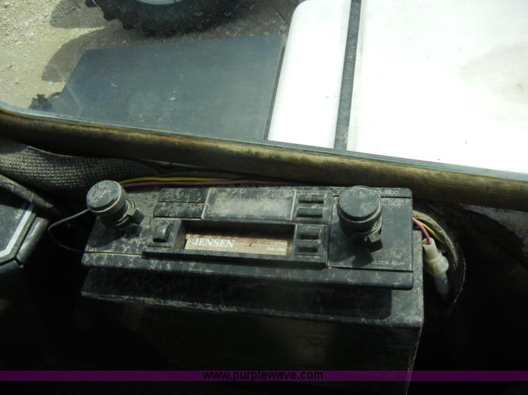 image for item D4401 1993 Melroe SpraCoupe 220 self propelled sprayer