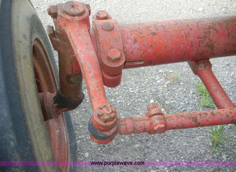 image for item D4406 1966 International Farmall 656 tractor