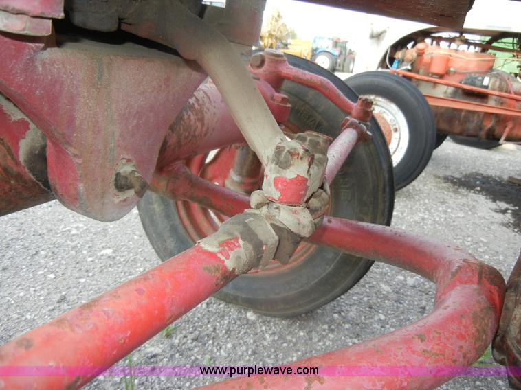 image for item D4406 1966 International Farmall 656 tractor