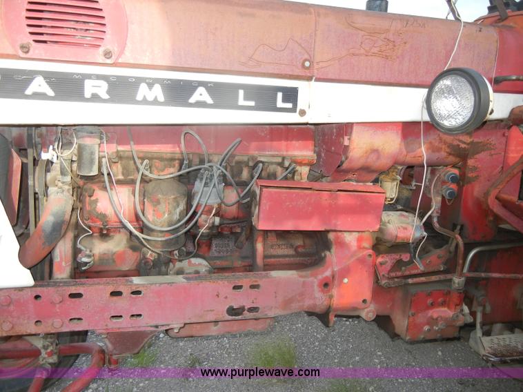image for item D4406 1966 International Farmall 656 tractor