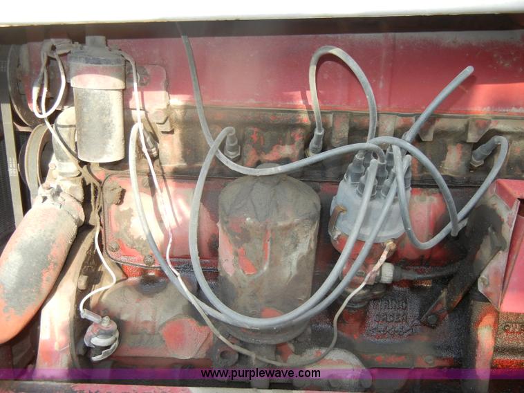 image for item D4406 1966 International Farmall 656 tractor
