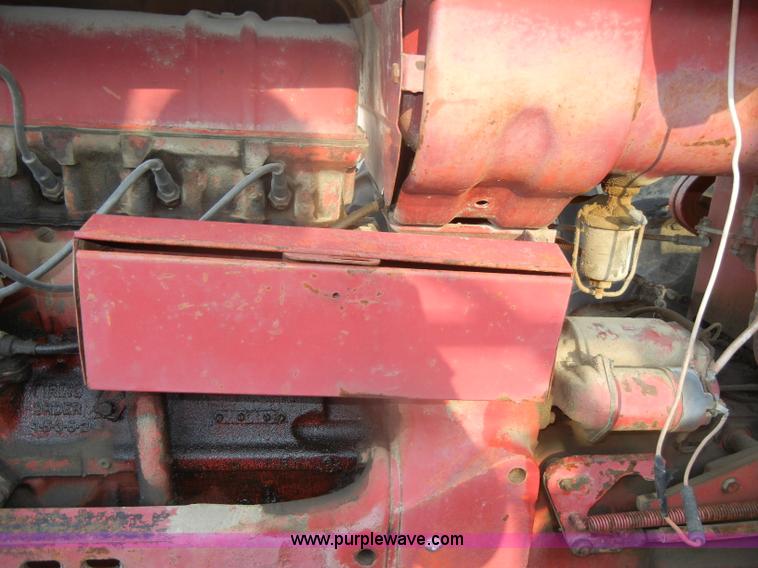 image for item D4406 1966 International Farmall 656 tractor