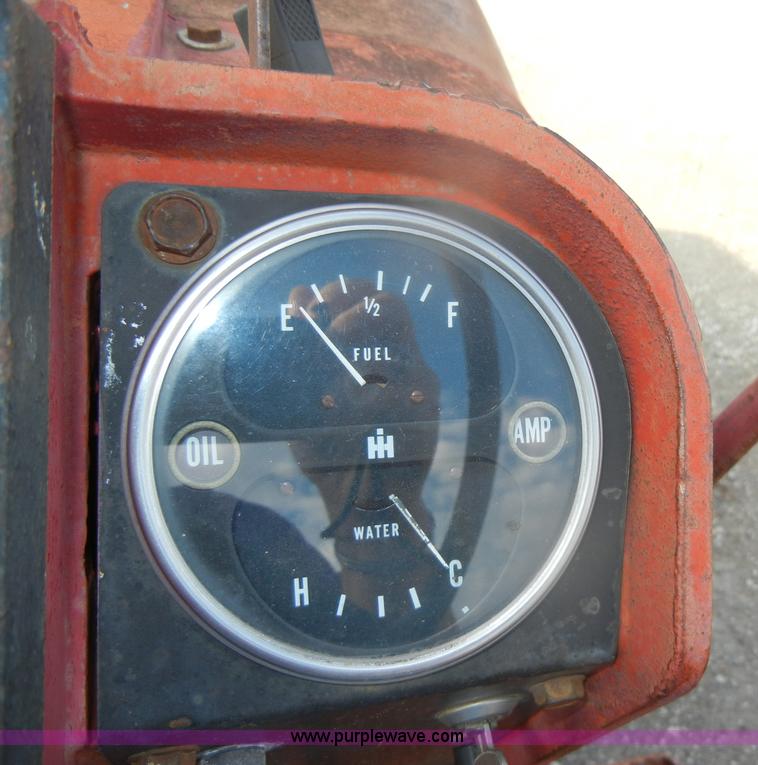 image for item D4406 1966 International Farmall 656 tractor
